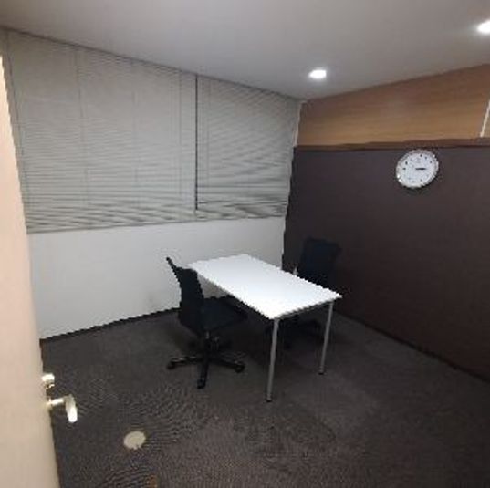 三豊ビル 2名様での会議スペース323の室内の写真