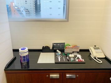 無料貸出文具 - 名古屋会議室 名駅モリシタ名古屋駅東口店 第2会議室（55〜80名）の設備の写真