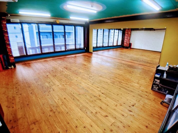 貸し会議室 、貸しスタジオ - Office スカイ