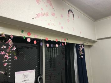 春ですね！桜の装飾開始しました！ - おうち時間_新福島駅前 パーティースペースの室内の写真
