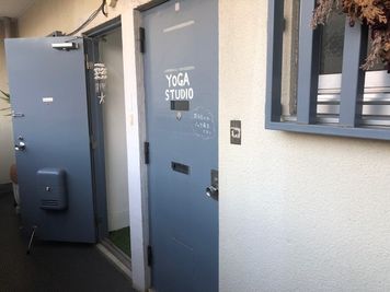 レンタルスペースLINO 多目的スペースの入口の写真