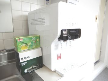 ＜カラフル会議室 札幌駅前＞ 多目的スペースの設備の写真