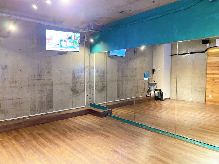 Studio A: 定員6名 - STUDIO ZERO 立川南口店