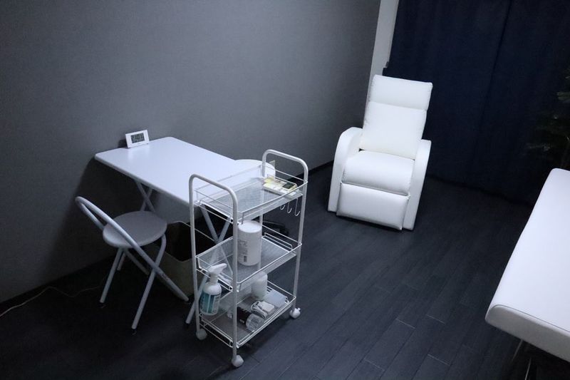 駅近、整体、ネイル、サロン系 - レンタルサロン 梅田店