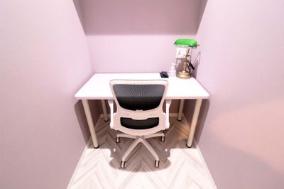 リモートワークやテレビ会議、資格の勉強や受験勉強等、用途に合わせてお使いください。 - スタジオ&オフィス メビウス 【Aタイプ】ルームNo7の室内の写真