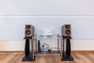 アンプ内蔵の本格スピーカーを導入しました（Bluetooth等接続可能） - StudioIrodori赤羽橋 防音設備有！レンタルスタジオIrodori赤羽橋店の設備の写真