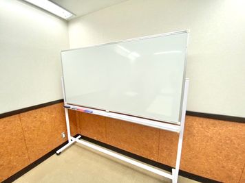 ホワイトボード - NLC新大阪8号館 9階902号室の設備の写真