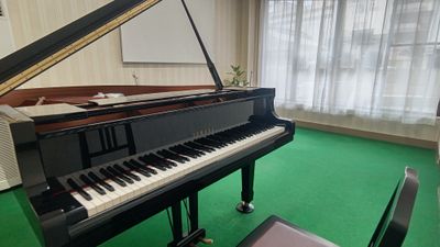 総合芸術練習館 PAM 【1A】グランドピアノ設置の明るい防音ルーム♪の室内の写真