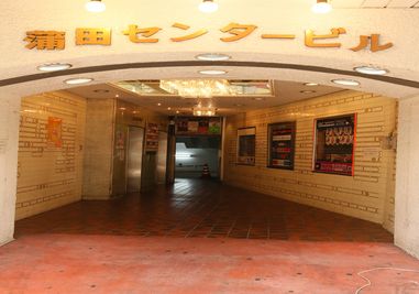 Aスタジオ自然光、ホワイトスペース、教室、姫ベッド 蒲田撮影スタジオ　「スタジオカプラ」　Ａスタジオの入口の写真