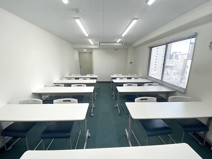 うめきた会議室602(16名可) - 共栄実業(株) エイトビル