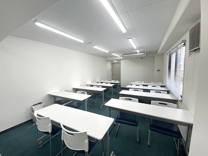 うめきた会議室602(16名可) - 共栄実業(株) エイトビル