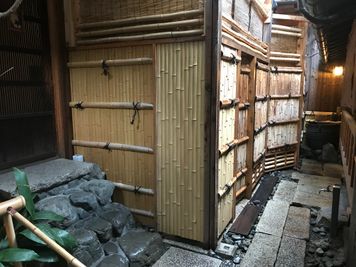 レンタルスペース「里」 京町家の1棟レンタルスペースの入口の写真