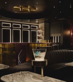 ソファー席とカラオケ付き個室を完備。ワンランク上のVIPシークレットラウンジ。 - レンタルスペース六本木VIP-2