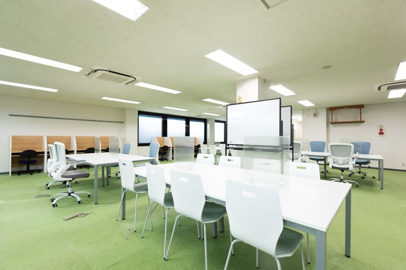 ８名様用ミーティングルーム - WORX富士