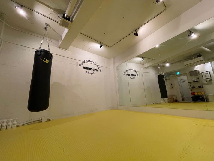 Gym内 - フィットネススタジオ トレーニングジムの室内の写真