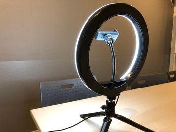 MEETINGROOM 85 貸会議室/個室/8名/清潔/格安の室内の写真