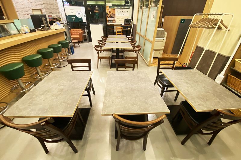 【オープン】E席、ドリンク無料 - 市ヶ谷コワーキングカフェ