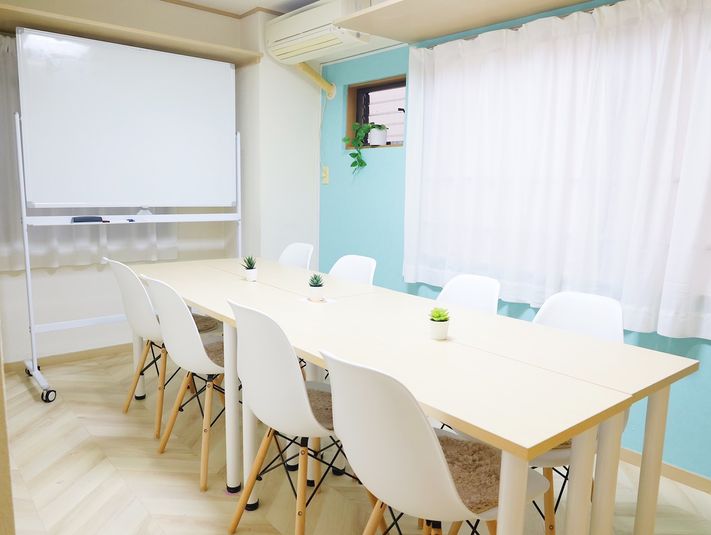 目黒レンタル会議室NATURI 駅から近く静かな完全個室の貸し会議室の室内の写真