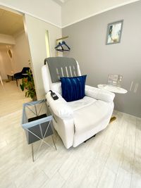 レンタルネイルサロンn+ 個室★電動リクライニングチェア付きレンタルサロンの室内の写真