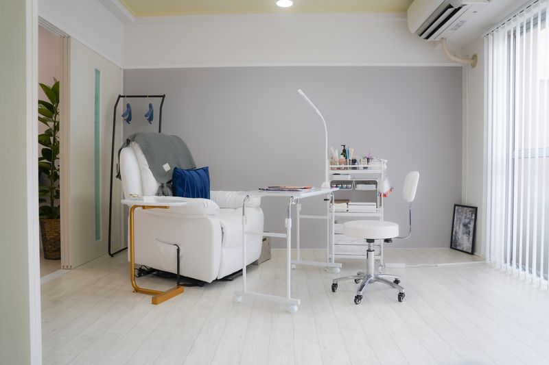 個室★電動リクライニングチェア付きレンタルサロン - レンタルネイルサロンn+