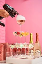 シャンパンタワー - アラモード インスタ映えするキッチンありのスイーツBARの室内の写真