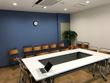 ThinkCamp セミナールーム（貸し会議室）の室内の写真