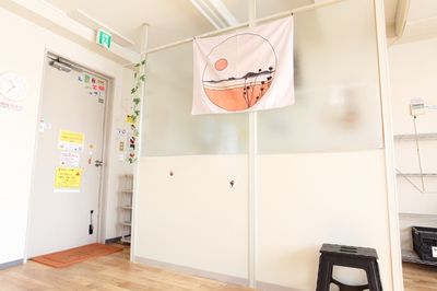 タペストリーは自由に変えることができます（ORIENTAL） - レンタルスタジオDAYS 与野店 レンタルスタジオDAYS 与野３階の室内の写真