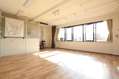 風もとおる心地良いスタジオです。 - レンタルスタジオDAYS 与野店 レンタルスタジオDAYS 与野３階の室内の写真