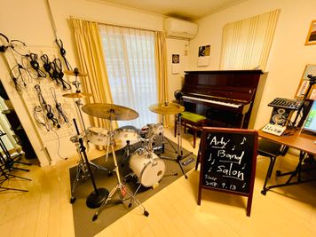 サロン全体写真① - Arly Band Salon ピアノ・レンタルサロンの室内の写真