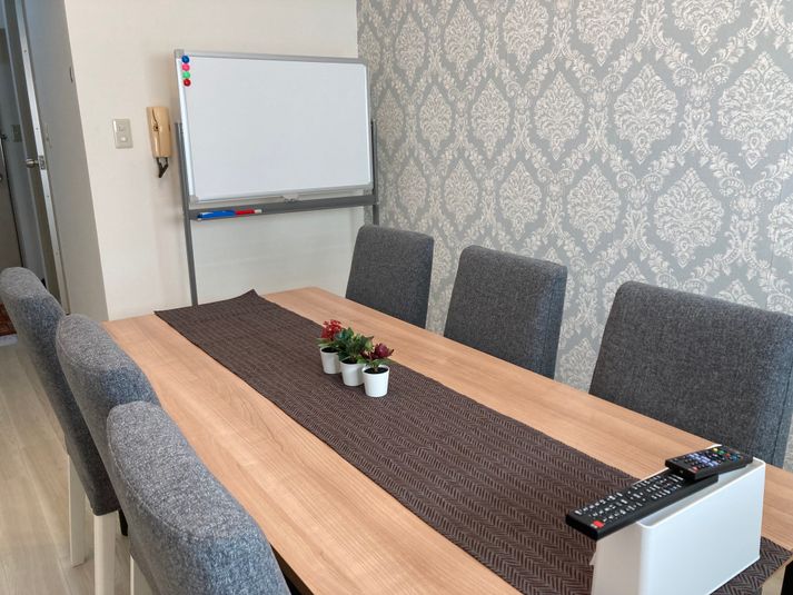 堺竜神橋町レンタルスペース -少人数対応 完全個室の貸し会議室- - CARRY OUTレンタルスペース堺竜神橋町　北欧スタイルの空間