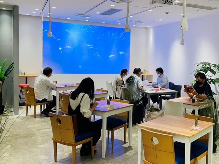 天神中央改札口から30秒！目的に沿って使用できるレンタルスペース - グリーンカードカフェ