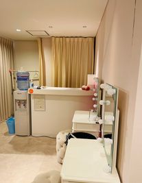カウンター - beauty hall　DOMINARE 独立支援型シェアサロン　売上100％還元の室内の写真