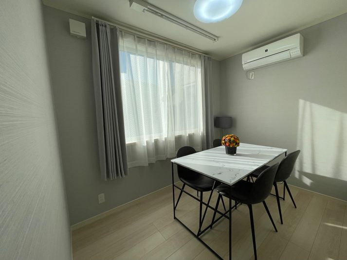 駅近完全個室ワーキングスペースroom B - 貸会議室en.beaute