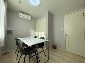 貸会議室en.beaute 駅近完全個室ワーキングスペースroom Bの室内の写真