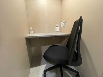 RemoteworkBOX エルミこうのす店 No.3の室内の写真