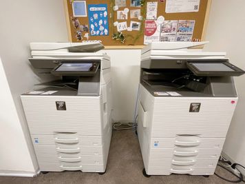 STAYUP横浜 6名用会議室の設備の写真