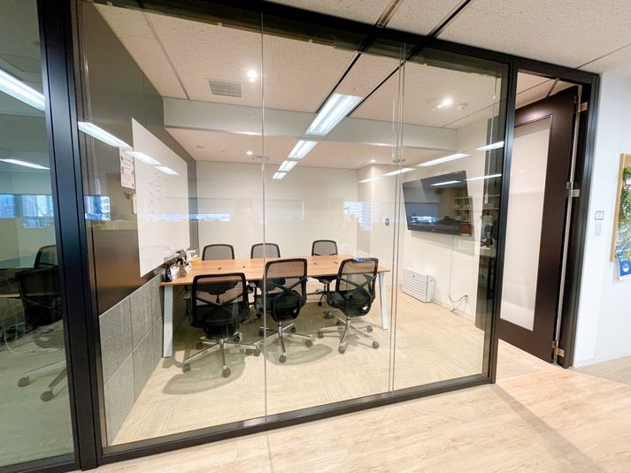 6名用会議室 - STAYUP横浜