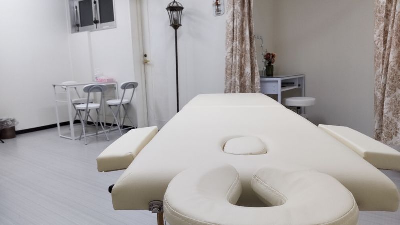 女優ミラー、オプション料金無料！レンタルサロン - レンタルサロン/レンタル会議室 ever