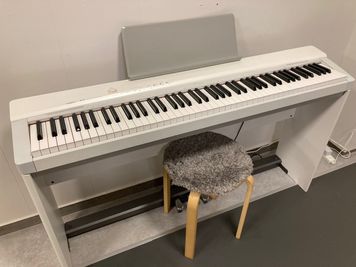 電子ピアノ - MARIMO MUSIC千川スタジオ レンタルスペースの設備の写真