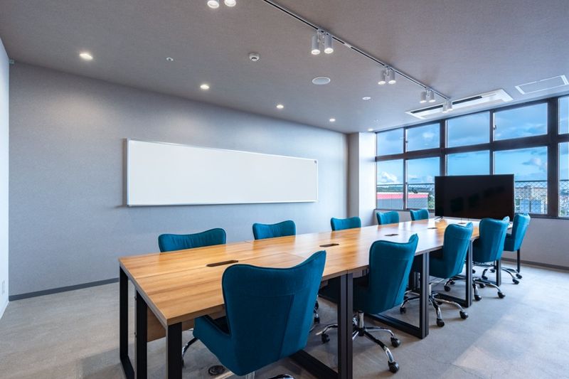広々10名会議室【完全個室】 - いいオフィス豊見城