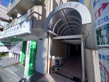 CurioSpace明大前 レンタルサロンの入口の写真