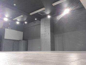 大人気のスポットライト☆ - レンタルスタジオBigTree 山科店の室内の写真