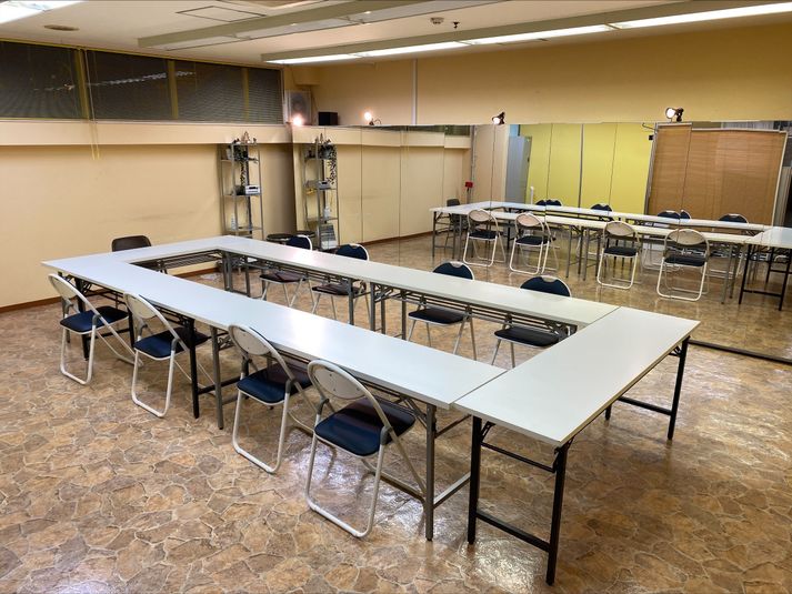 HAPPY  SMILE   倶楽部　SMILEスタジオ - ライオンズプラザ市が尾