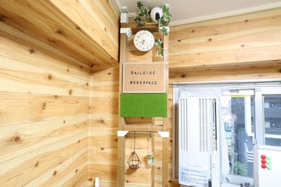 時計と飾り - おうちWorkSpace武蔵小杉 ムサコバコの室内の写真