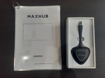 MAXHUBドングル - BIZcomfort 志木 8名用会議室の設備の写真