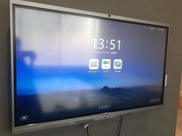 MAXHUB - BIZcomfort 志木 8名用会議室の設備の写真