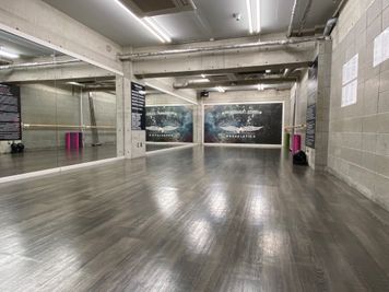 スタジオ写真（３） - IMP STUDIO［中野店］ 24時間レンタルスタジオ | ダンス | 多目的スペース の室内の写真