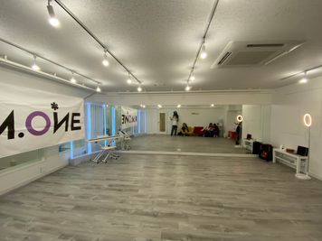フロア写真 - LIVE CAPSULE 高田馬場 完全防音 ダンススタジオの室内の写真