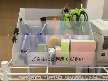 BIZcomfort町田 会議室（8名用）の設備の写真
