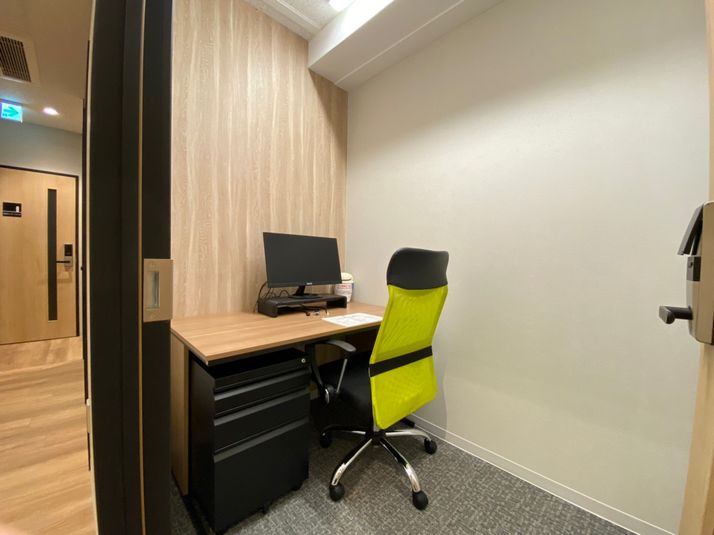 ブース14 - テレワークブース 池袋駅東口【 無料WiFi あり】